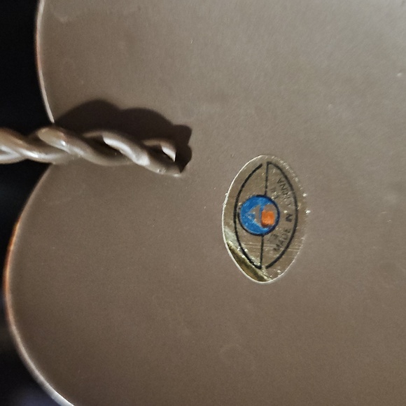 Antique Metal Trivet/Wall Decor - Apple/Leaf Design - 8" x 8" Square - Picture 4 of 6